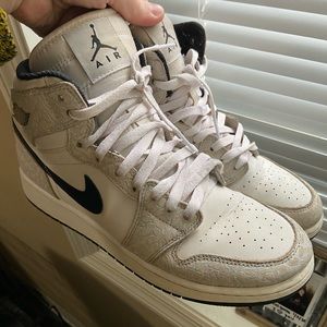 Nike Air Jordan 1 (WITH BOX)